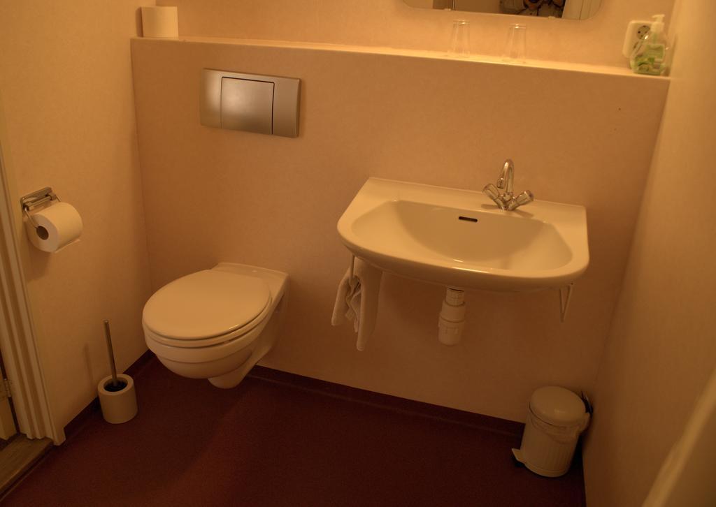Hotel "De Steenen Man" Zurich Phòng bức ảnh